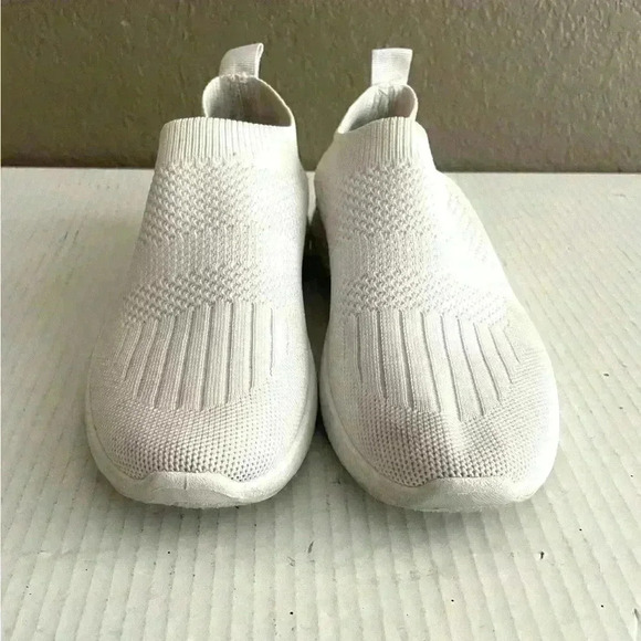 Tommy Bahama Womens White comfy Knit Slip On Sneakers Shoes size 7.5 - Picture 2 of 7